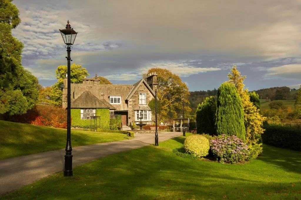 6-beautiful-small-wedding-venues-in-lake-district-2023